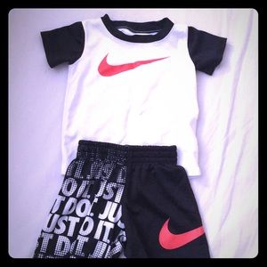 BOYS' NIKE SPORTSWEAR T-SHIRT AND SHORTS SET